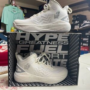 Moolah basketball White Athletic Shoes